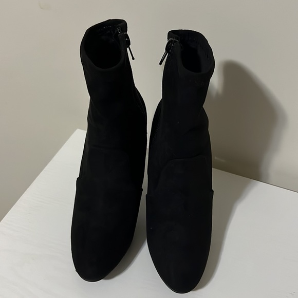 Clear Heel Booties 🌺 - Picture 4 of 11